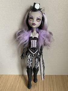 Monster High - Клодин Вульф (2 фото из 2)