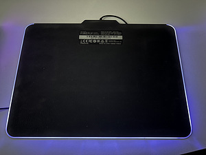 Коврик с подсветкой Razer Firefly (2 фото из 3)