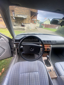 Mercedes - Benz 230TE 1990 (9 foto / 11)