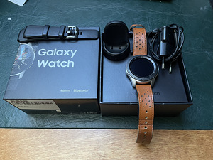 Samsung Galaxy Watch 46mm bluetooth (1 foto / 3)