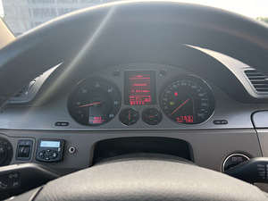 Volkswagen Passat b6 2008 diesel (9 foto / 10)