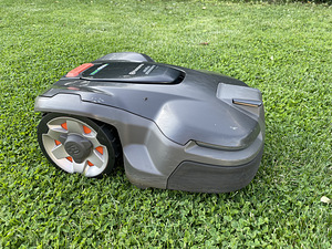 Robotniiduk Husqvarna Automower 415x (3 foto / 5)