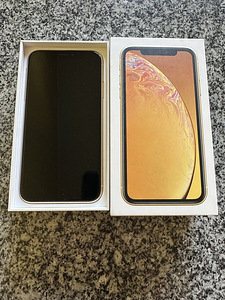 iPhone XR 128GB (3 foto / 4)