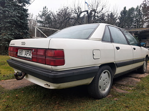 Audi 100 c3 1.8 66kw (5 foto / 8)