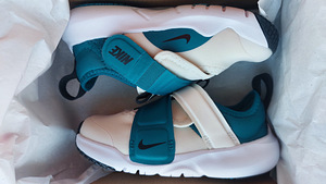 Tossud Nike / Sneakers Nike , Flex Advance. Uued, nr 26 (2 foto / 3)