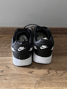 Теннисные туфли Nike (4 фото из 4)