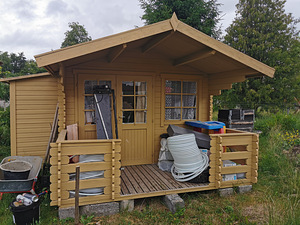 Aiamaja terrassiga + kuur/ Terrassiga välimaja + ait (1 foto / 3)
