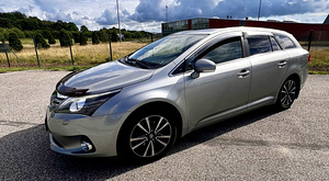 Toyota avensis 2012 LPG (2 foto / 10)