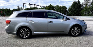 Toyota avensis 2012 LPG (5 foto / 10)