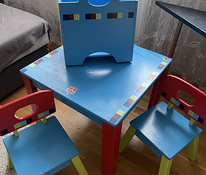 Детский стол+стулья и ящик для игрушек