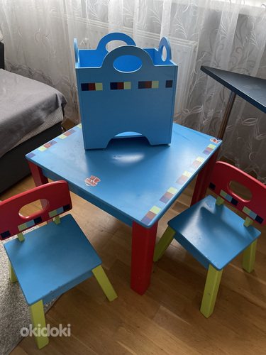 Laste laud+toolid ja mänguasjade kast (foto #1)