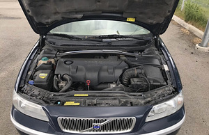 Volvo V70 manuaal 120kw (8 foto / 9)