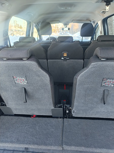 Peugeot 5008 (9 foto / 12)