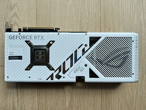 ASUS ROG STRIX 4090 OC WHITE (3 foto / 6)