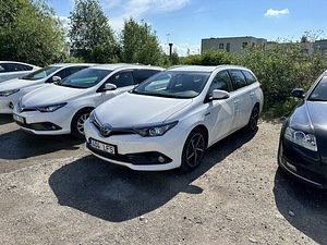 AUTORENT Toyota Auris Hybrid LPG Bolt Forus (1 foto / 1)