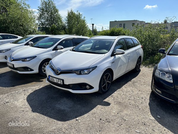 AUTORENT Toyota Auris Hybrid LPG Bolt Forus
