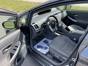 Toyota Prius Rent Soodne Bolt Food Wolt (6 foto / 8)