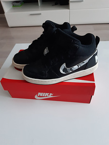 Кроссовки NIKE