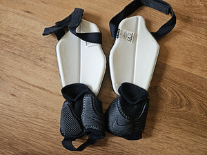 Jalgpalli säärekalgpalli säärekaitsmed Nike Protegga Flex S (3 foto / 6)
