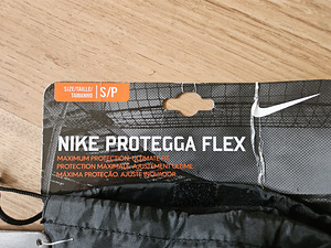 Jalgpalli säärekalgpalli säärekaitsmed Nike Protegga Flex S (4 foto / 6)