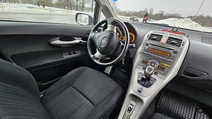 Toyota Auris 2008 RS (14 foto / 14)