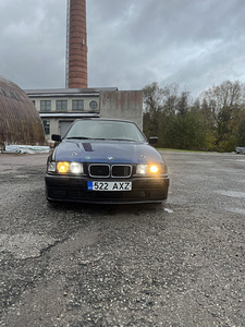 BMW 320i 2.8 (7 foto / 8)