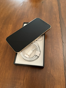 iPhone 12 Pro 128GB Gold (9 foto / 9)