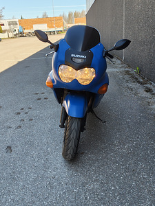 Suzuki GSX750f (3 foto / 5)
