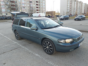Volvo v70 2003 (8 foto / 11)