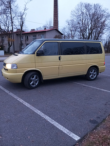 Продам автомобиль (2 фото из 12)