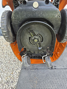 Stihl RMI 422PC робот-газонокосилка (2 фото из 3)
