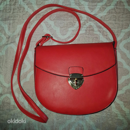 Красная сумочка, неиспользованная. (фото #1)
