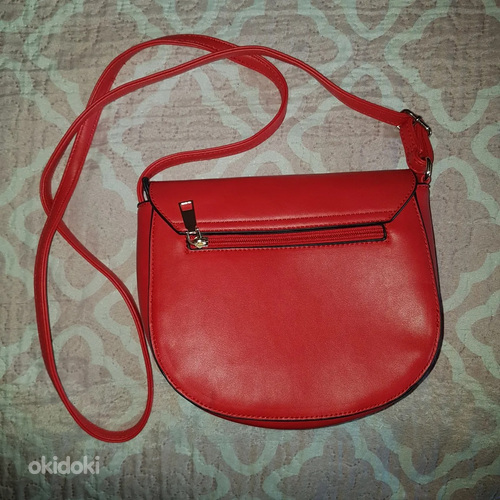Красная сумочка, неиспользованная. (фото #2)