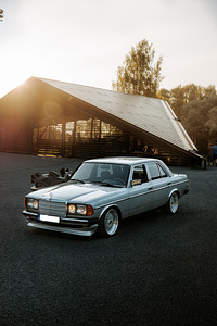 Rentida klassikaline Mercedes w123 tähtpäevadeks / pulmadeks (1 foto / 9)