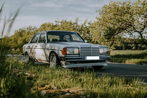 Rentida klassikaline Mercedes w123 tähtpäevadeks / pulmadeks (4 foto / 9)