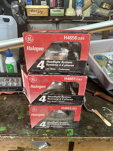 Halogen tuled vanale ameeriklasele. 2tk H4651 1tk H4656 (1 foto / 1)