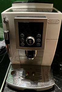 М: Кофемашина DELONGHI Espresso (1 фото из 2)