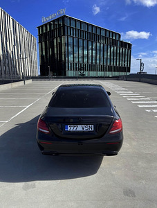 Mercedes-Benz (4 foto / 10)