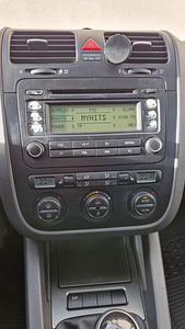 Volkswagen Golf 2.0TDI 103kw ÜV 12.2025 (8 foto / 10)