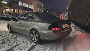 Mercedes w211 2005 (3 foto / 6)