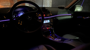 Mercedes w211 2005 (4 foto / 6)