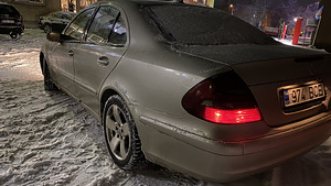 Мерседес-Бенц Е200 CDI 2005 (4 фото из 4)