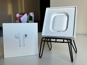 Apple AirPods 2 (10 фото из 10)