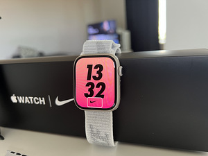 Apple Watch Series 7 45mm ( NIKE ) (2 foto / 4)