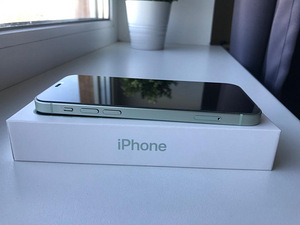 iPhone 12 256гб (2 фото из 10)