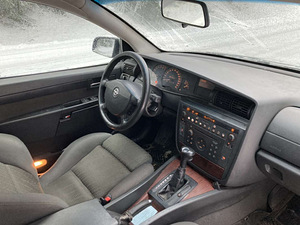 Opel Omega (6 фото из 7)