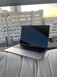 MacBook Pro 2020 M1 (НОВАЯ ЦЕНА) (2 фото из 5)