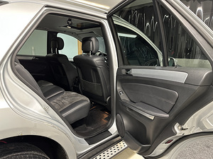 Mercedes-Benz ML 320 CDI 4MATIC 3.0 V6 165kW (9 foto / 15)
