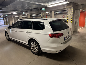 Volkswagen Passat B8 2015 1.4 (3 foto / 12)