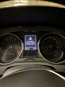 Volkswagen Passat B8 2015 1.4 (8 foto / 12)